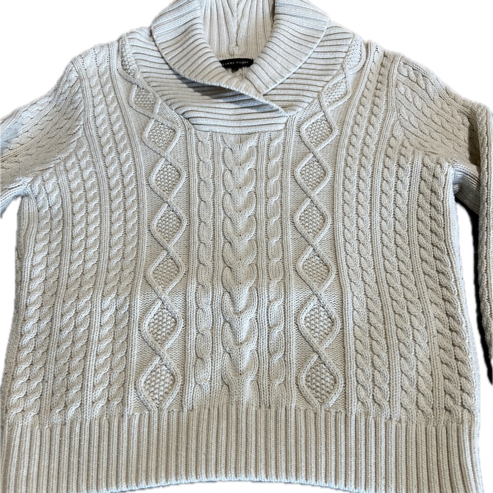 Women's Cable Knit Sweater - Light Gray